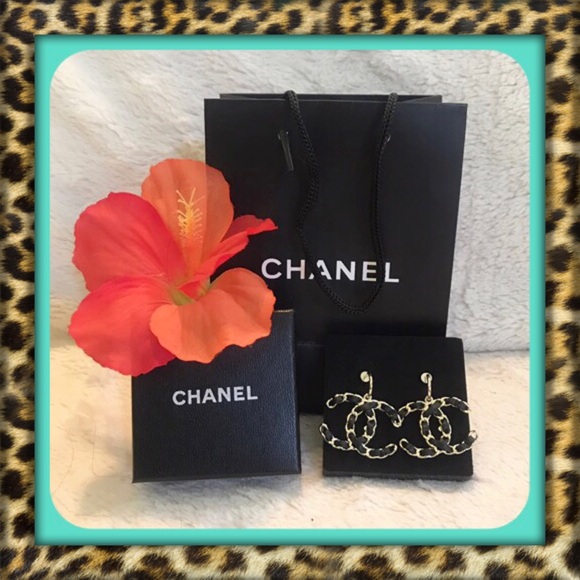 CHANEL Jewelry - Fabulous Chanel Chain link earrings